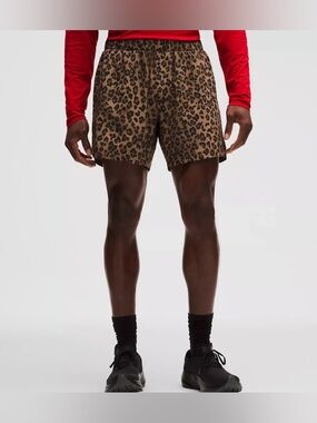 Lululemon Mile Maker Ripstop Lined Short 6" True Leopard Sz XS NWT